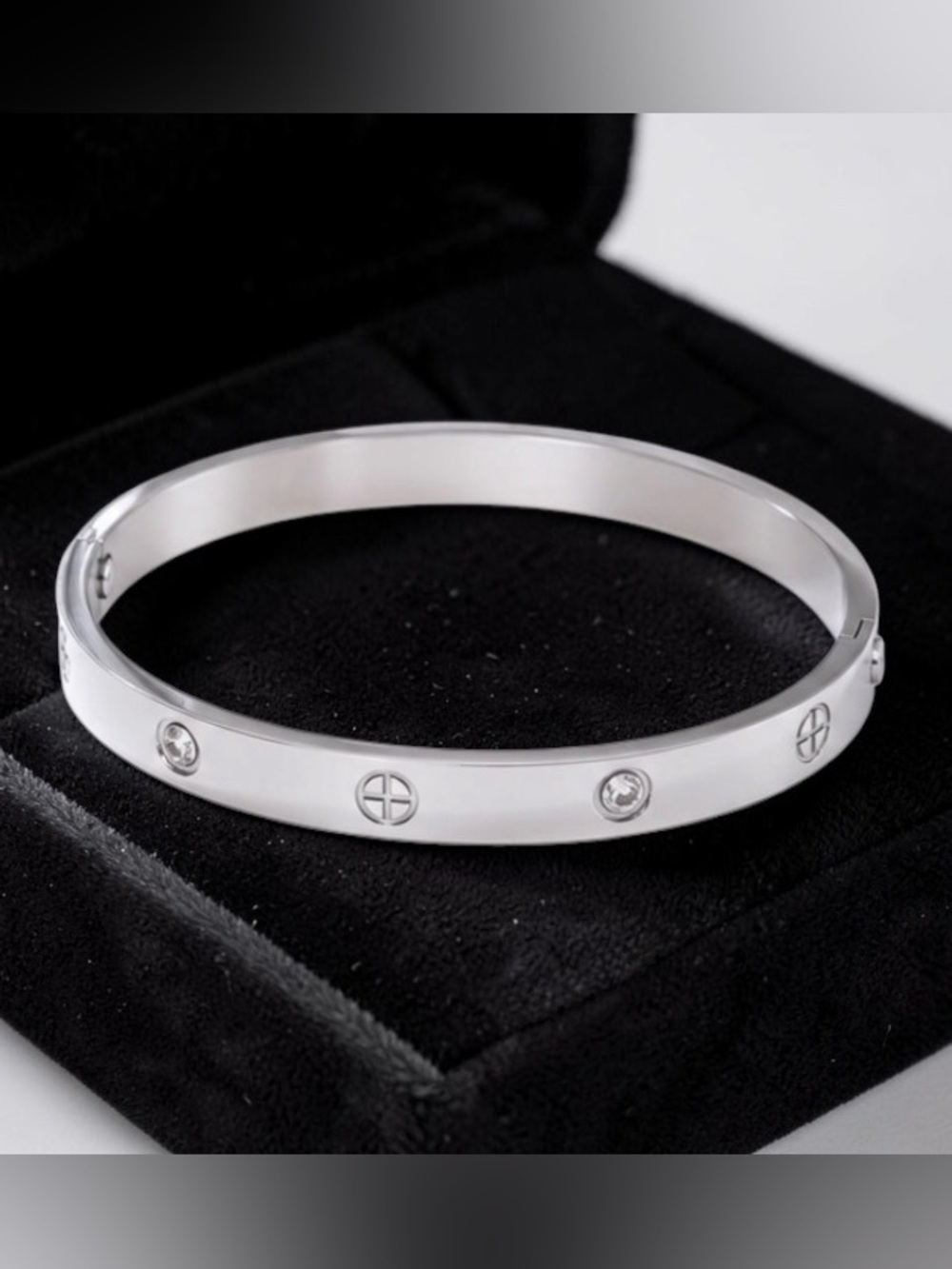 Silver Stainless Steel Bracelet – Waterproof – 7 Inches 🩶 - Picture 4 of 5